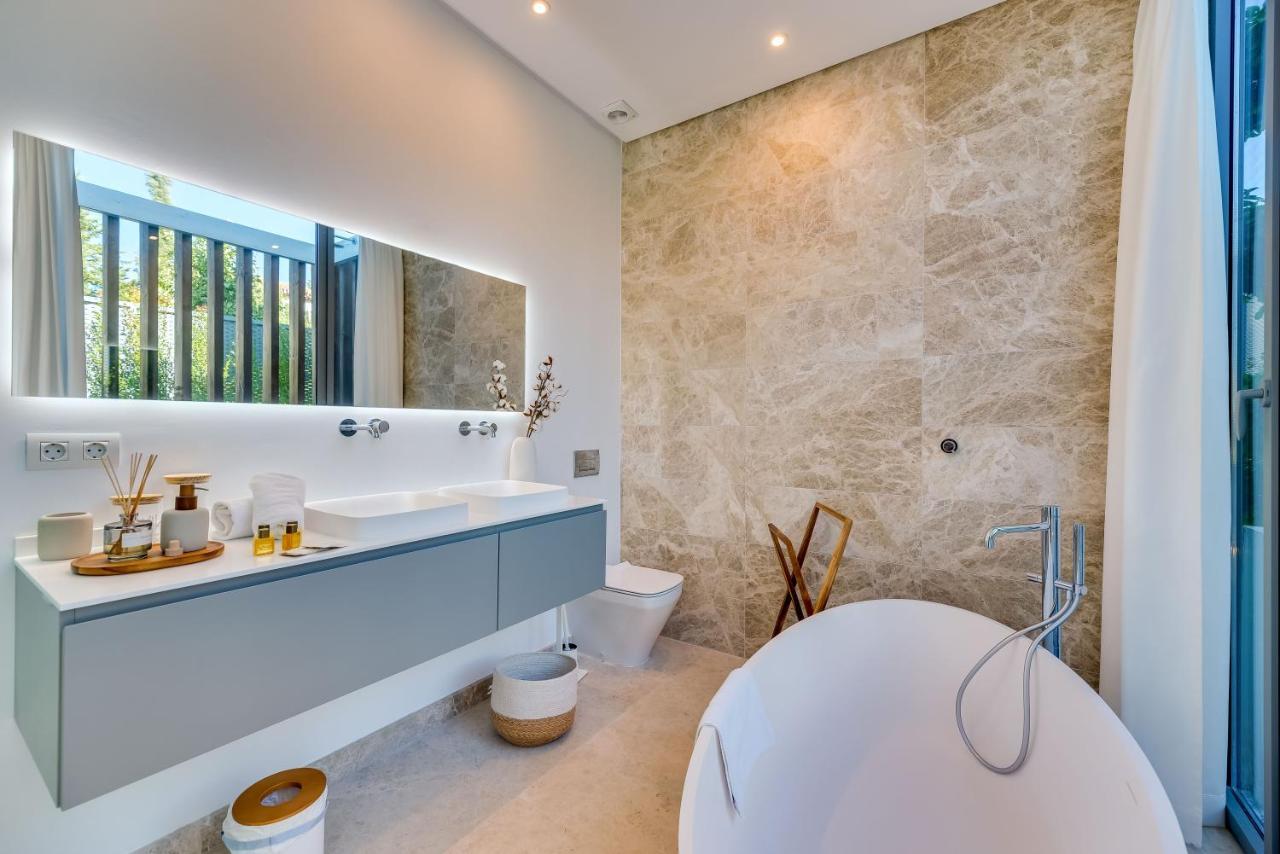 Vacation Marbella I Villa Schumacher, New Built, Sea View, Luxury, Private Pool Estepona Exterior foto