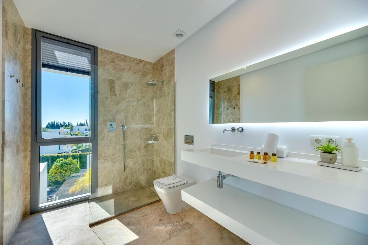 Vacation Marbella I Villa Schumacher, New Built, Sea View, Luxury, Private Pool Estepona Exterior foto
